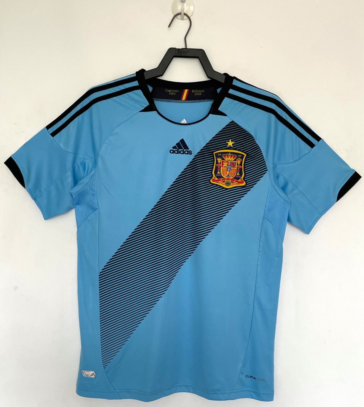 RETRO FOOTBALL TSHIRT